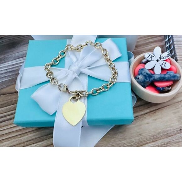 Tiffany & Co. Heart Tag Bracelet in 18k, 7" - Picture 1 of 4
